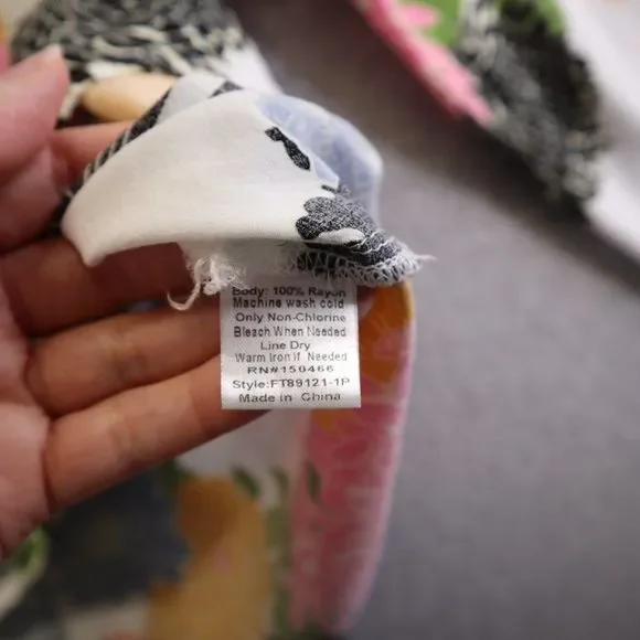 Fun2fun Blouse Mums Flower Print with Roll-tab Sleeves - Picture 9 of 9